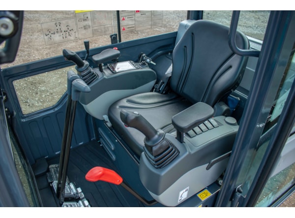 Miniexcavator SUNWARD SWE 17F cabina inchisa de vanzare